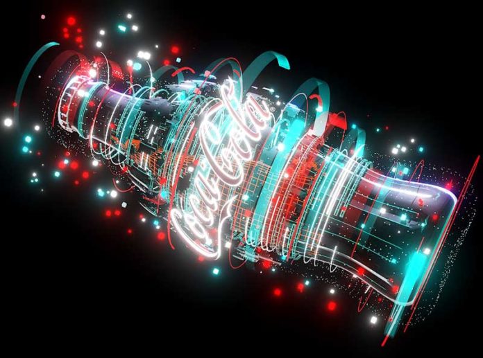 宙に浮かぶようなコカ・コーラの映像（日本コカ・コーラ）