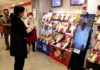 売場でのリモート販促を行う日本ハム