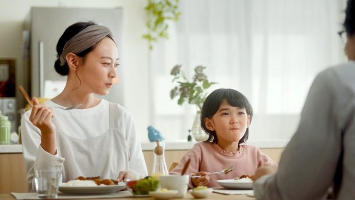 ハウス食品グループ本社 TVCM 食のチカラを明日のチカラに