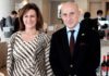 エリカ・ディジョヴァンカルロ貿易促進部長㊧とジョルジョ・スタラーチェ大使（イタリア大使館）