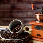コーヒー、豆商品が好調 おうち時間の増加で“挽く”一手間に広がり
