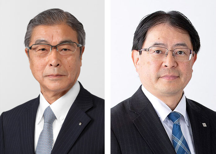 ヤクルト本社・成田裕次期社長（左）とポッカサッポロ・征矢真一社長