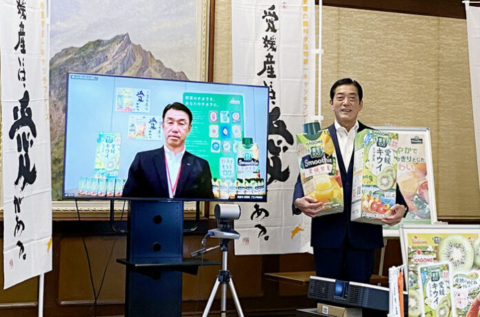 村山憲治支店長㊧（カゴメ）と中村時広知事（愛媛県）