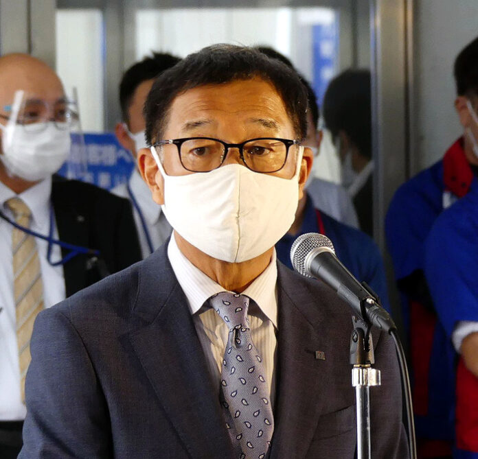 この一年の苦闘を語る梶田知社長（マルト水谷）