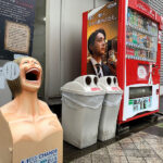 リサイクルボックスはごみ箱じゃない！ 啓発へ「進撃の巨人」とコラボ　コカ・コーラボトラーズジャパン