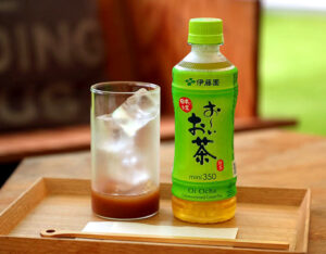 「お~いお茶」りんごスパイス仕立て