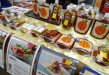 通販食品展示商談会(中) 共同事業で地域食品掘起こし 「ふくしま満天堂」ブランドを啓発 こまやのタレシリーズ(ふくしま満天堂)