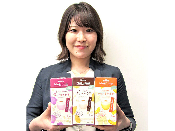 「ブレンディ ナチューム」をアピールする木村優希氏（味の素AGF）