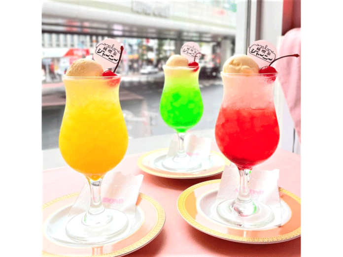 「アマンド純喫茶メニュー」の1つ「クリームソーダ」3種（純喫茶ジャーニー）