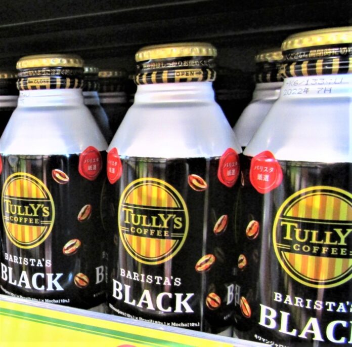 売場に並ぶ「TULLY’S COFFEE BARISTA’S BLACK（タリーズコーヒー　バリスタズブラック）」（390ml）