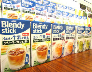 3月にリニューアル発売される「〈ブレンディ〉スティック冷たい牛乳で飲む」シリーズ