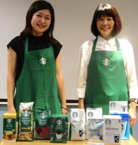 左からネスレ日本の常盤馨 飲料事業本部コーヒーシステム＆スターバックスCPGビジネス部マーケティングスペシャリスト