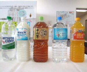 アサヒ飲料は大型PET年間生産量の約40％に再生PET樹脂を使用する。