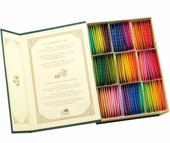 100種類それぞれ異なる色合いの個包装も特徴の「ブック オブ ティー100」