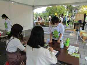 東京スカイツリータウンのイベントの1つ。抹茶アート体験で若年層や親子などにアプローチ