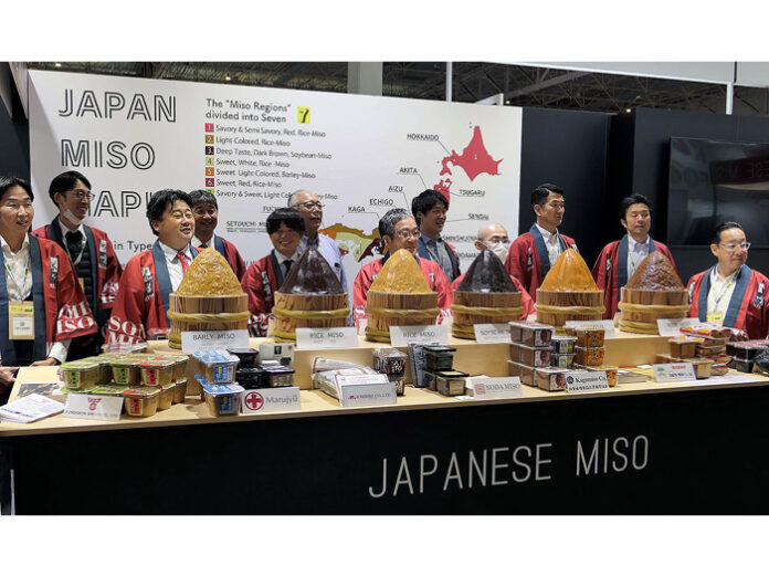 “日本”と一目でわかるブースのデザイン（全国味噌工業協同組合連合会／SIAL PARIS（シアル・パリ））
