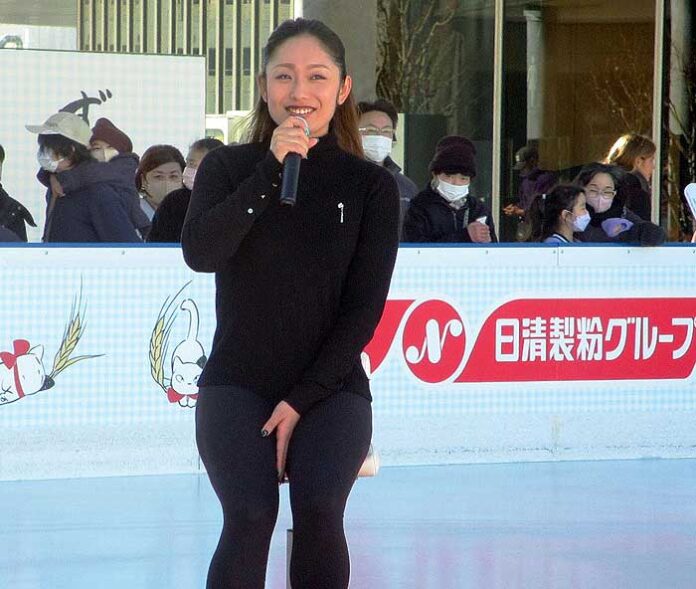 トークショーで安藤美姫さん（TOKYO SKYTREE TOWN ICE SKATING PARK）
