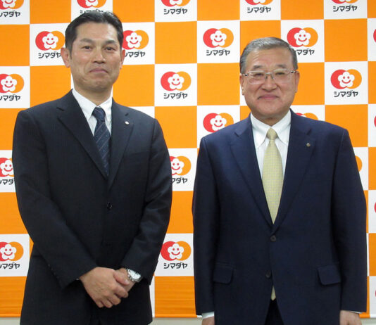 岡田賢二氏㊧と木下紀夫氏（シマダヤ）