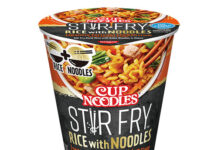 〈海外で飛躍する即席麺〉日清食品HD 米国、平均36%値上げ後も好調 プレミアム製品拡大 「CUP NOODLES STIR FRY RICE WITH NOODLES」(日清食品ホールディングス)