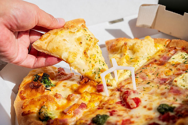 ピザ市場、過去最高を更新 外食回復、宅配も伸長