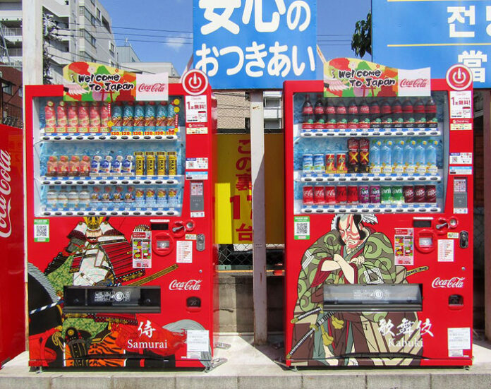 コカ・コーラ自販機イメージ（コカ・コーラボトラーズジャパンの「おもてなし自販機」）