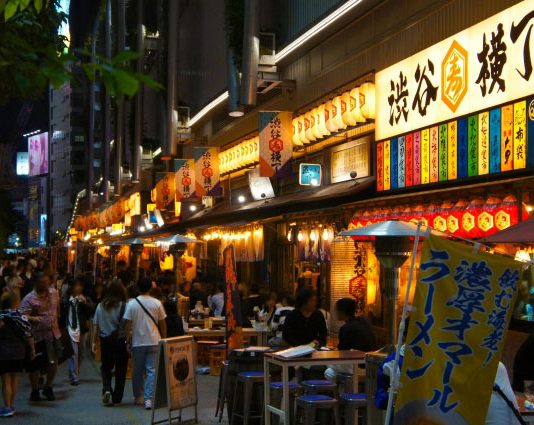 5類移行から4か月、外食とインバウンドがカギ