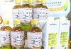 「北海道コーン茶」（左）と「1L 業務用北海道コーン茶」（ポッカサッポロフード＆ビバレッジ）