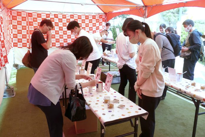 カレー粉のブレンド体験も 「神田カレーグランプリ」にエスビー食品出展