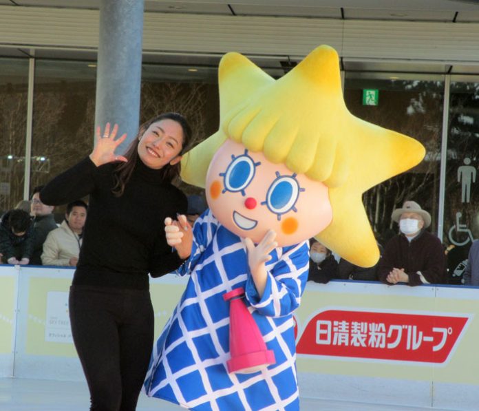 安藤美姫さんとソラカラちゃん（TOKYO SKYTREE ICE SKATINGPARK2024）