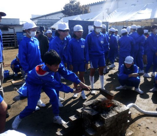 子どもらが自然体験活動（第22回トム・ソーヤースクール企画コンテスト）