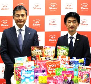 8日発表したカンロの村田哲也社長（左）と阿部一博取締役常務執行役員CFO - 食品新聞 WEB版（食品新聞社）