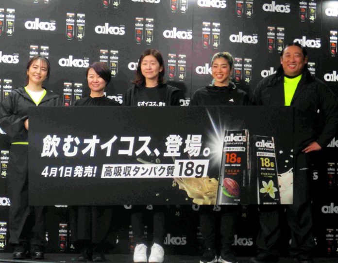 （左から）磯山さやかさん、中川順子氏、福本梨紗氏、野中生萌選手、ロバート秋山さん