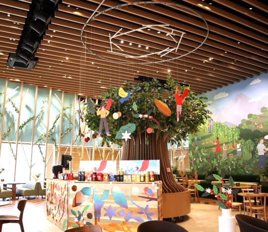 リニューアルした「ネスカフェ 原宿」の内観