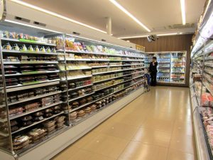 フラッグシップ店の取り扱いアイテム数は、既存店の新店と比べ約2割多い約3500品 - 食品新聞 WEB版（食品新聞社）