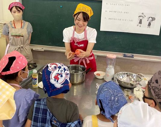 トマトを使った食育授業 食の大切さ楽しさ学ぶ 西鉄ストア×カゴメ