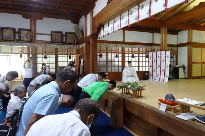 漬物生産拡大を祈念 萱津神社で伝統神事