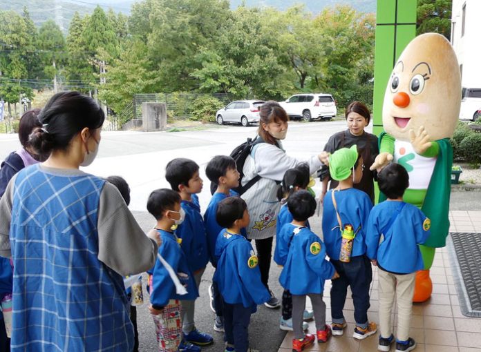 人気キャラクター「シロゴマン」がお出迎え