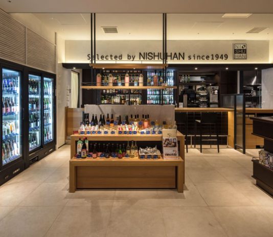 ショップで日本酒80種以上