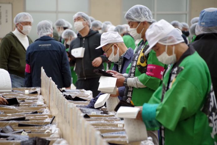 海苔初共販、出品１億枚 過去最高の平均単価35円 佐賀有明海漁協