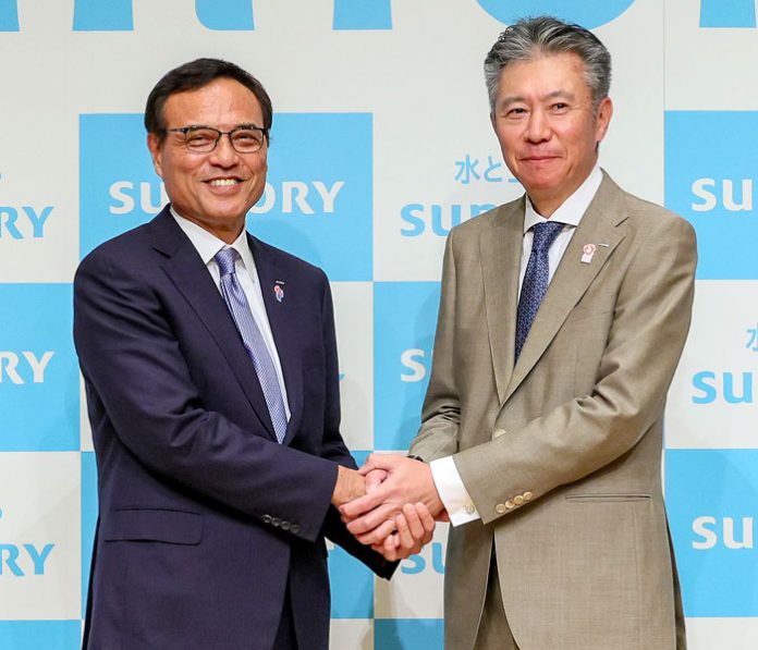 新浪剛史氏（左）と鳥井信宏氏