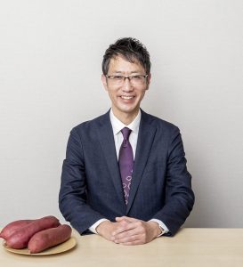 カルビーかいつかスイートポテトの安藤國行社長 - 食品新聞 WEB版（食品新聞社）