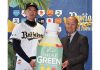 岸田護監督㊧と有馬正剛本部長