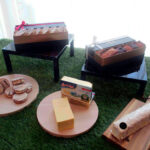 グラスフェッドバター(中央)を使った焼き菓子