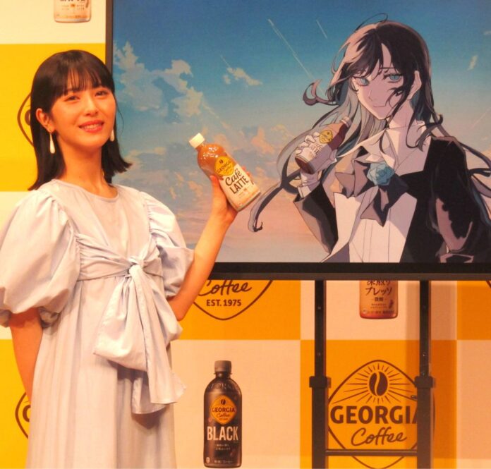 Adoさんと新CMで共演する浜辺美波さん