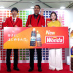 PRイベントでアンガールズの2人と村重杏奈さん