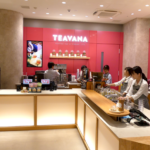 開放的な店内。バリスタが本格的な味を提供