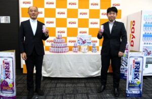 左から中島社長と坂本部長