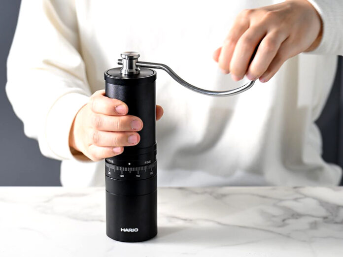 挽きやすい設計の「Coffee Grinder・PRO」（HARIO社）