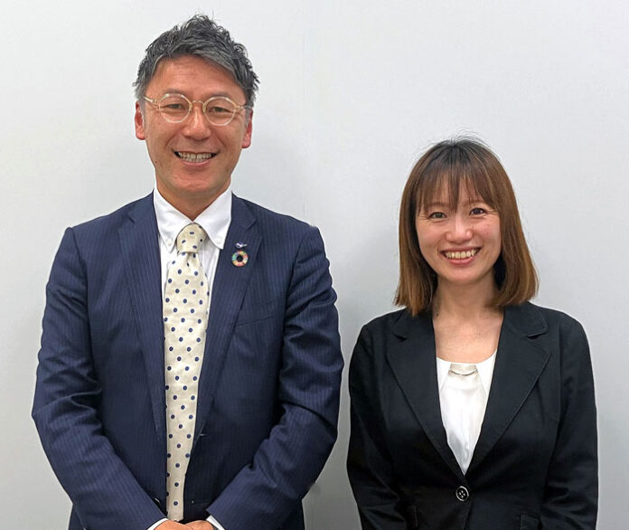 宮野誠氏㊧と辻中絵梨氏