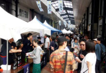 三重の地酒イベント開催 県下19蔵が四日市に集結 駅前商店街に三重の地酒が勢揃い